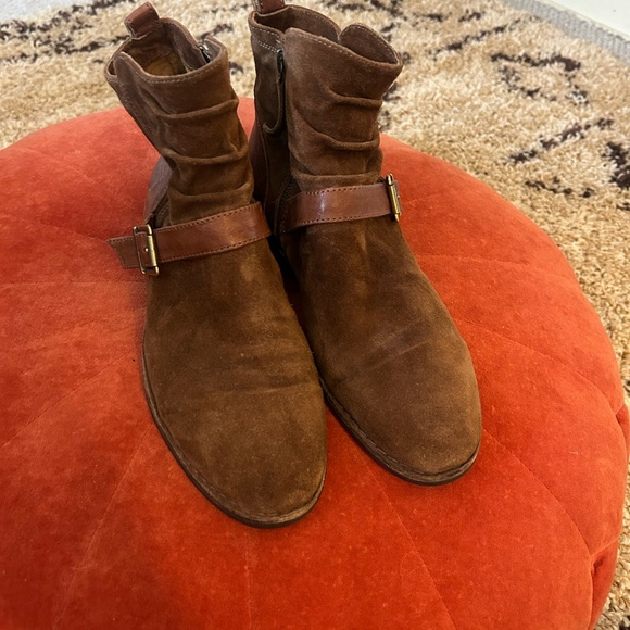 H.S. Trask suede leather Ankle Boots booties Slouchy Design Buckle harness 10 - Picture 4 of 9